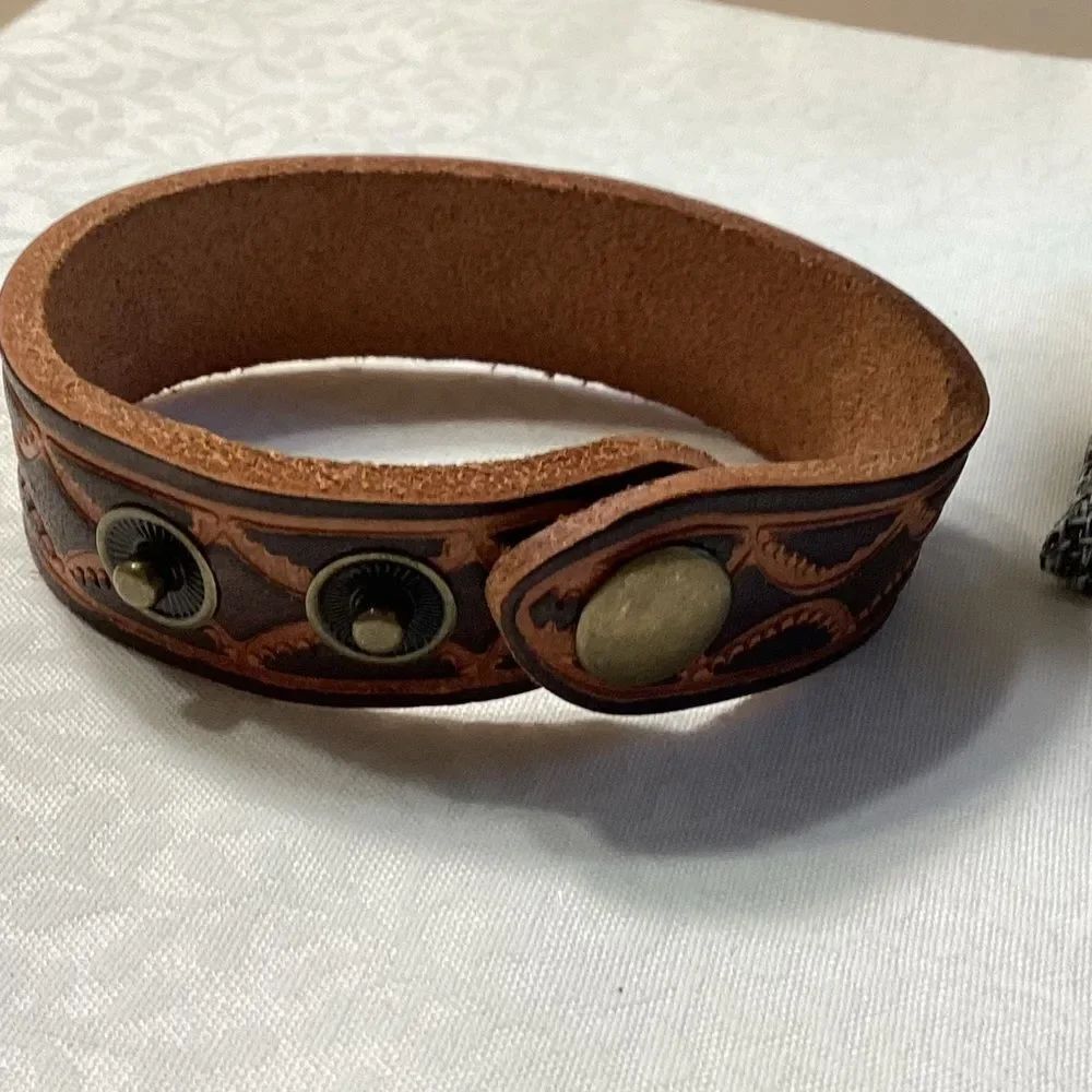 Adjustable Leather Bracelet - Picture 3 of 8